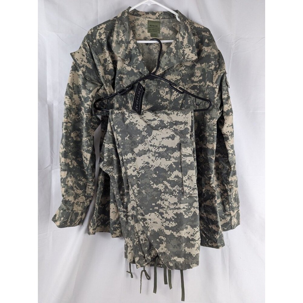 Digital Camo Tactical Shirt Jacket Medium Long Chest 37"-41" & Pants 35"-39"